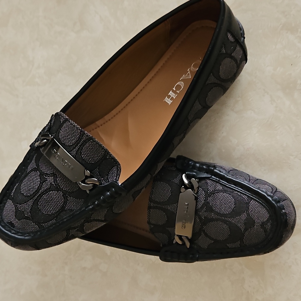 Coach "Olive" Signature Monogram Loafers. Size 8B. - Picture 6 of 12